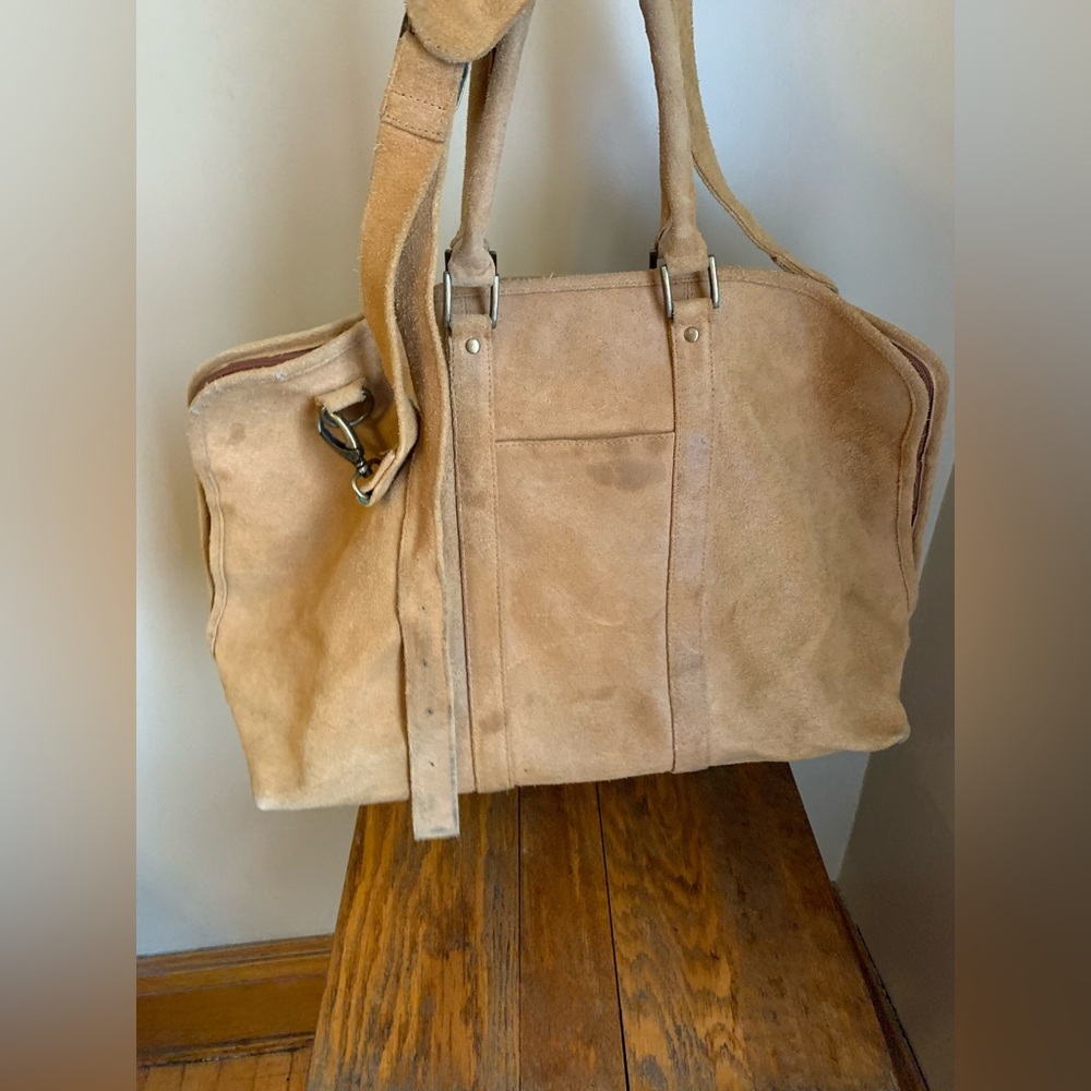 Vtg Le Donne SuedeLeather Bag Travel Shoulder Duffel Bag Tan strap Weathered Lg